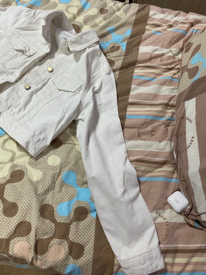 Beyaz Kadın Kot Ceket Düğmeli - Görsel 2