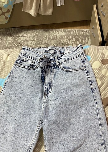 Taşlı kot pantolon - Görsel 7