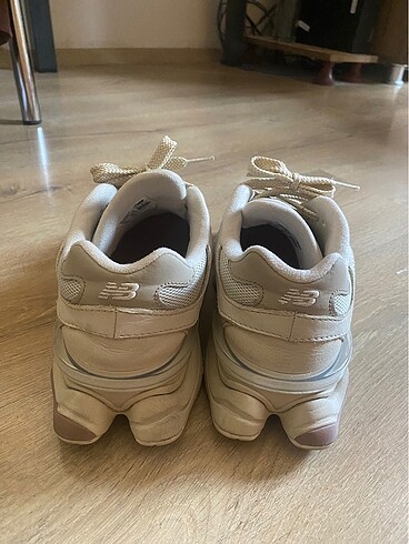 38 Beden ten rengi Renk New balance 9060 ayakkabı