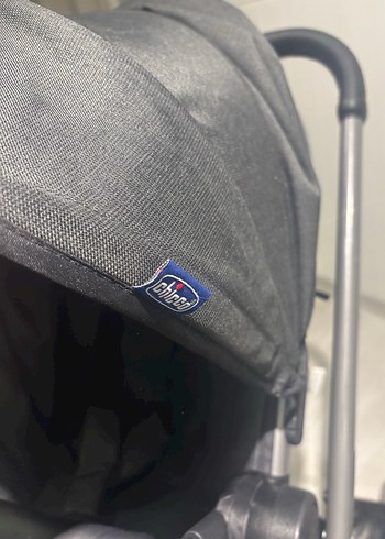Gri ve Siyah Bebek Arabası ve Taşıma Koltuğu - Görsel 6