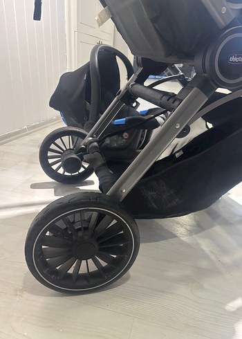 Gri ve Siyah Bebek Arabası ve Taşıma Koltuğu - Görsel 5