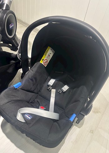 Gri ve Siyah Bebek Arabası ve Taşıma Koltuğu - Görsel 3