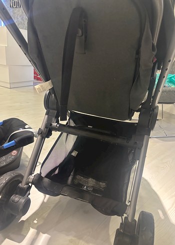 Gri ve Siyah Bebek Arabası ve Taşıma Koltuğu - Görsel 10