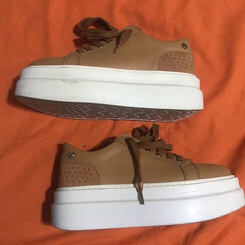 Deri su geçirmez sneaker