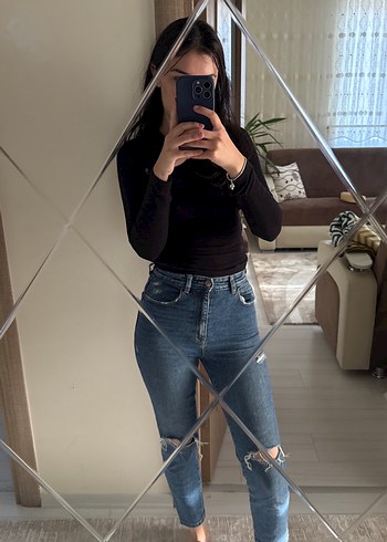 Siyah Yırtık Detaylı Kadın Denim Pantolon