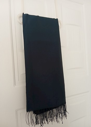 Lacivert Saten Dokulu tafta Püsküllü Kadın Şal - Görsel 2