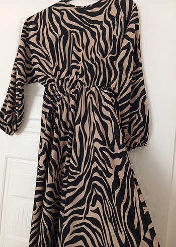 Zebra Desenli Uzun Salaş Elbise - Görsel 4