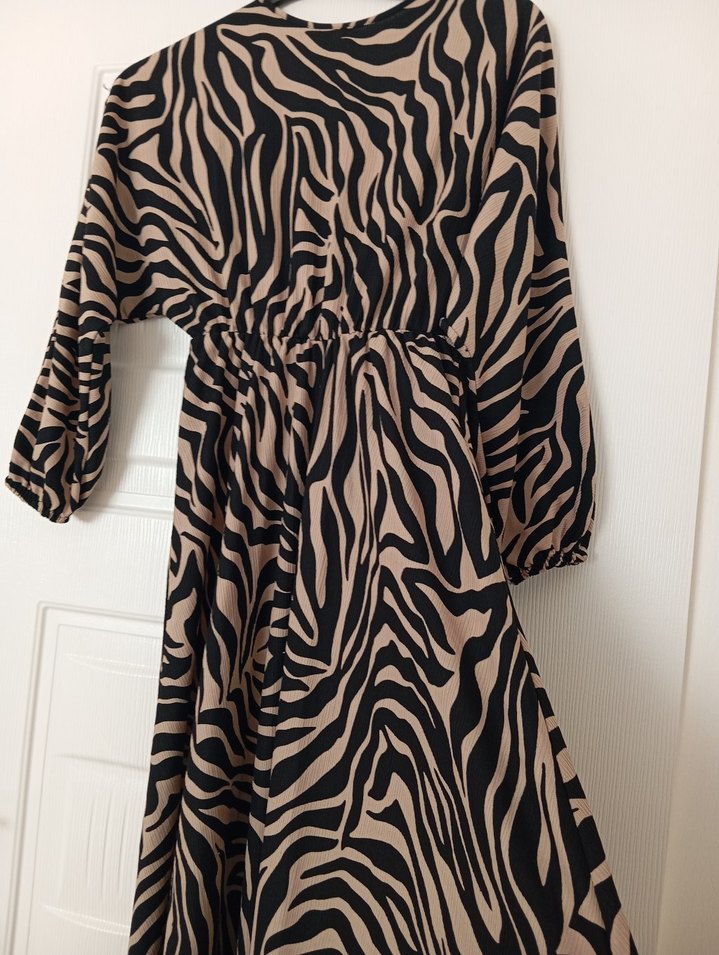 Zebra Desenli Uzun Salaş Elbise - Görsel 4