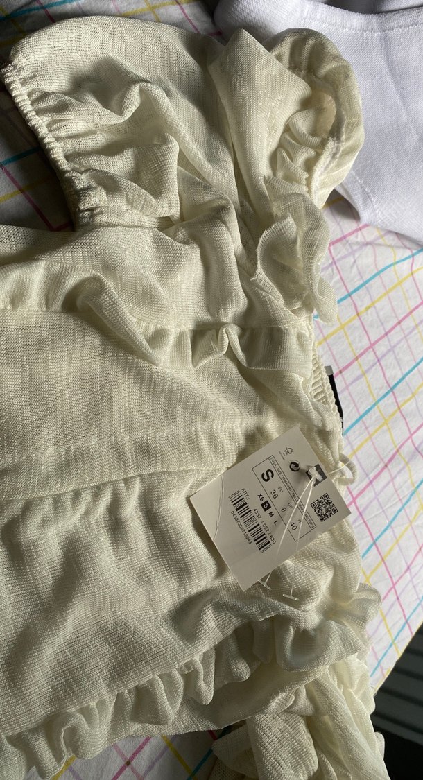 Beyaz Keten Fırfırlı Bluz - Görsel 2