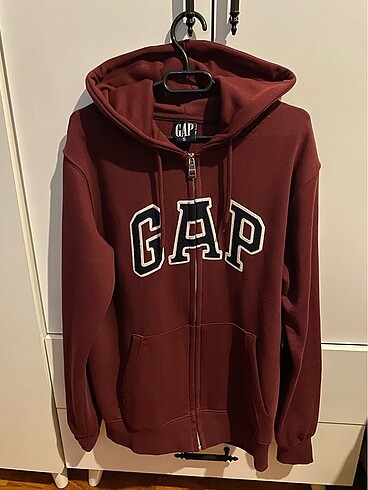 GAP sweatshirt
