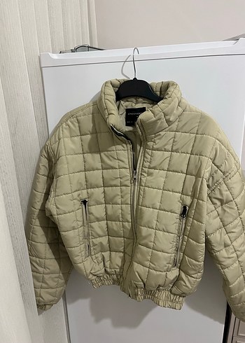 Bej Kısa Kadın Mont Fermuarlı