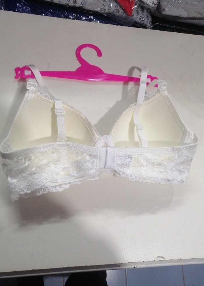 Ecem Yıldız beyaz  - Görsel 2