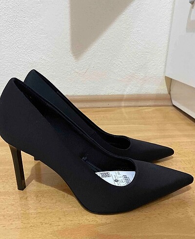 Bershka Stiletto Bershka yeni etiketli