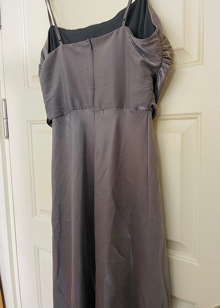 Gri Metalik Dokuma Uzun Abiye Elbise - Görsel 5