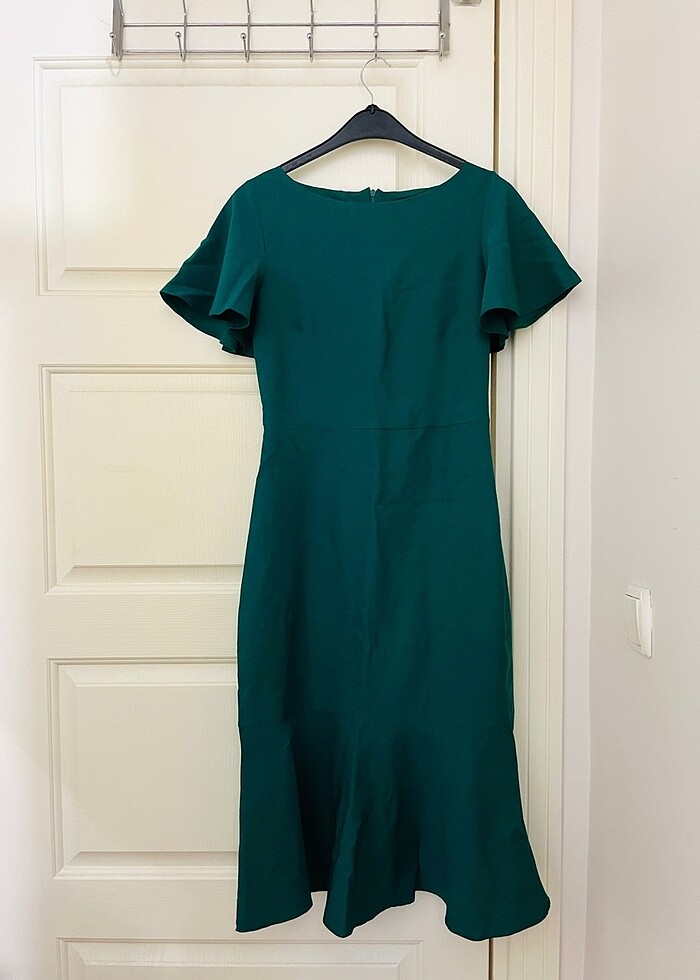 Vücuda Oturan Volanlı Midi Dokuma Elbise - Görsel 2