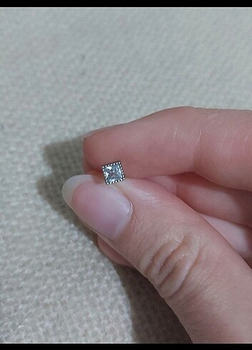 Taşlı Piercing