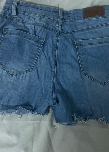Nakışlı Mavi Mini Denim Şort - Görsel 3