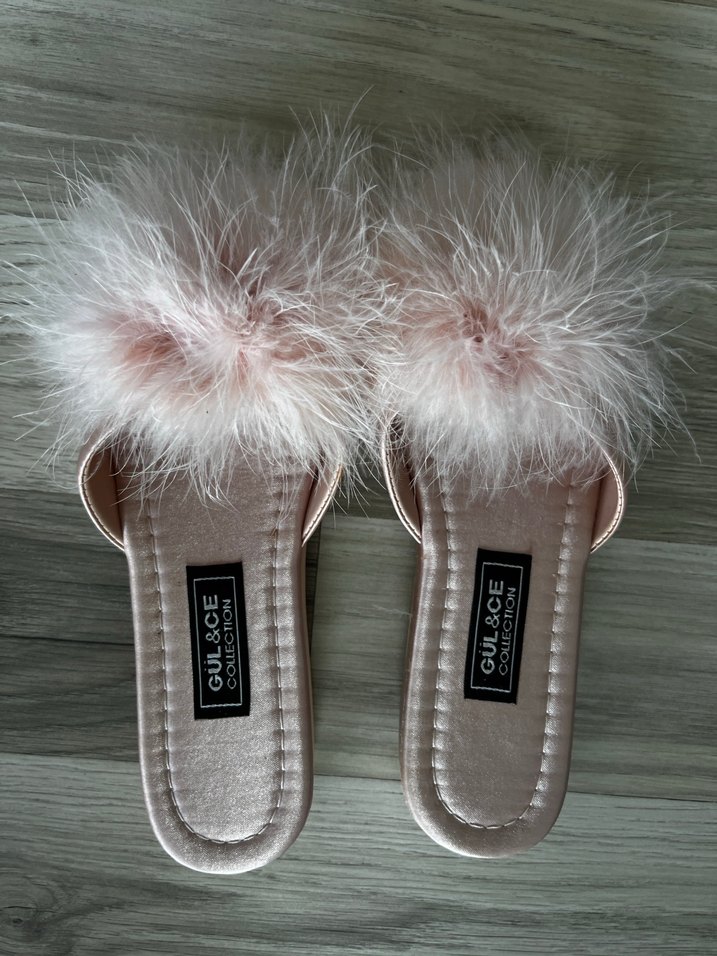 Pembe Tüylü  Kadın Terlik - Görsel 3