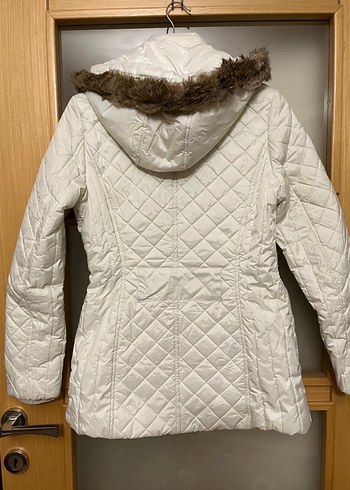 Kürk Detaylı Beyaz Kısa Kadın Mont - Görsel 2