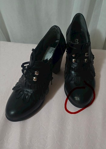 Püsküllü Siyah Topuklu Kadın Bot - Görsel 3