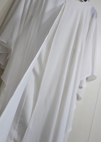 Beyaz Drapeli Şifon Üst Bluz Pelerinli 40 Beden - Görsel 4