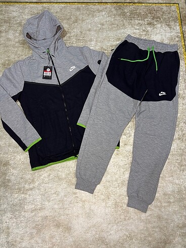 Yeni sezon Nike Tech Fleece