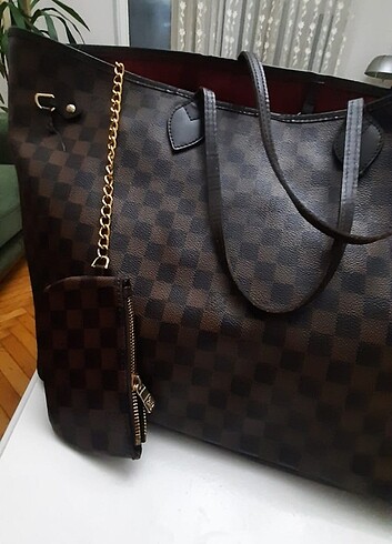  Beden kahverengi Renk LOUİS VUITTON DERİ KOL ÇANTASI 