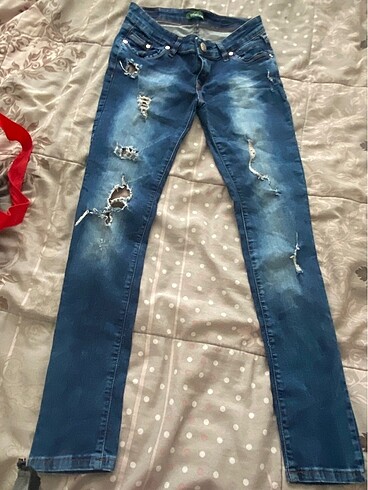 Yırtık jeans