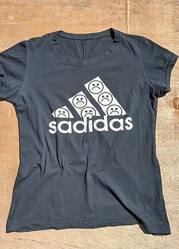 y2k adidas baskılı t-shirt