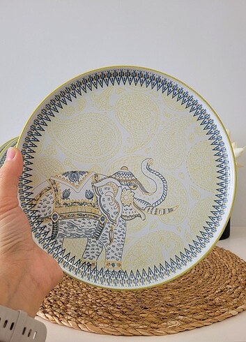 Kütahya Porselen SATILDI.Keramika Fil Desenli Pasta Tabağı