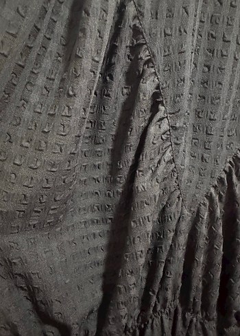 Uzun Kollu Siyah Fırfırlı Bluz - Görsel 3