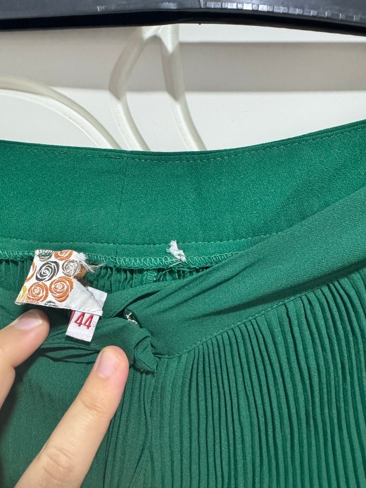 Yeşil Pileli Kadın Pantolon - Görsel 4