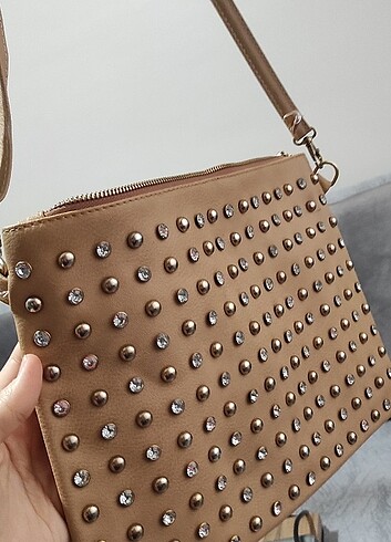 Clutch çanta veya askılı çanta 