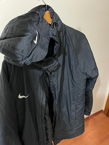 Nike mont