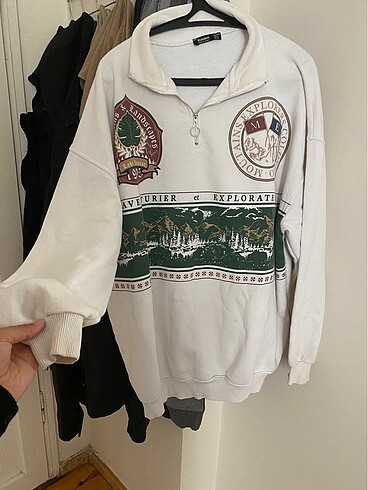 Sweatshirt
