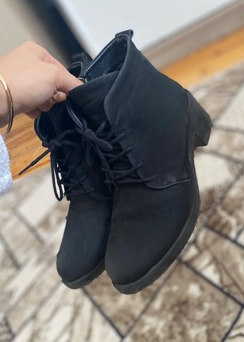 Siyah TOPUKLU Bot - Görsel 2