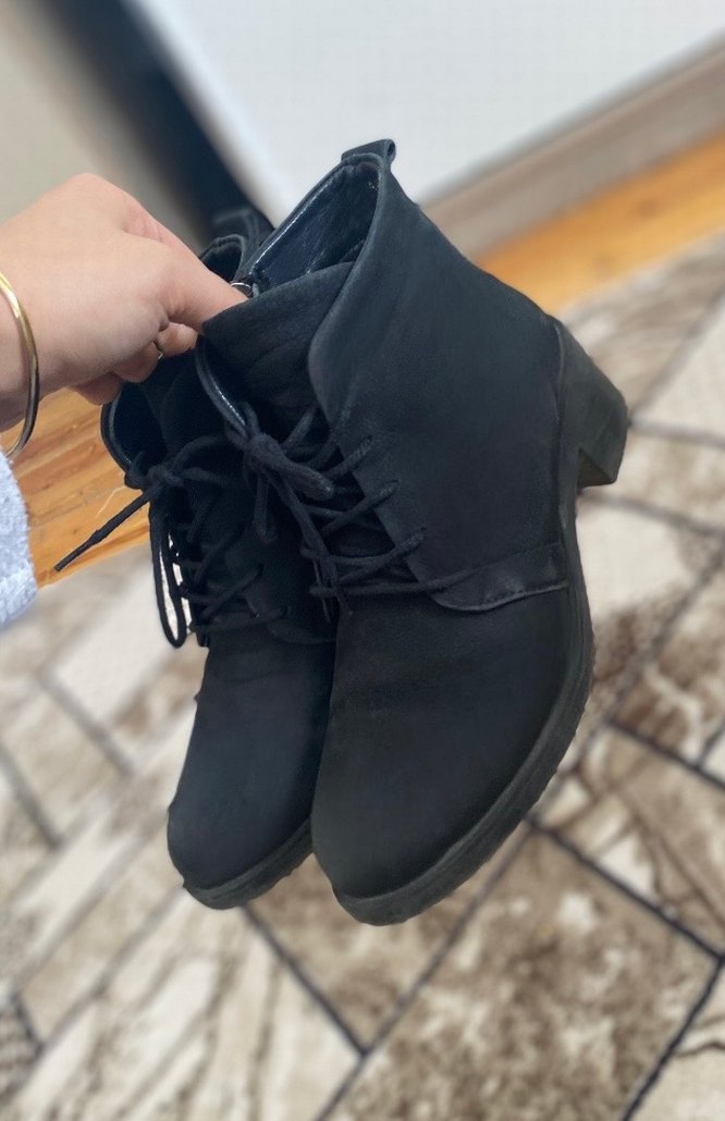 Siyah TOPUKLU  Bot - Görsel 2