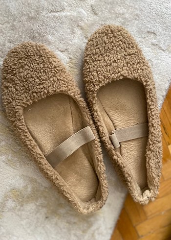 Bej Peluş Detaylı Kadın Babet - Görsel 2