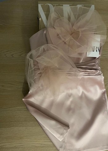 m Beden Zara Pudra Pembe Straplez Drapeli Midi Abiye