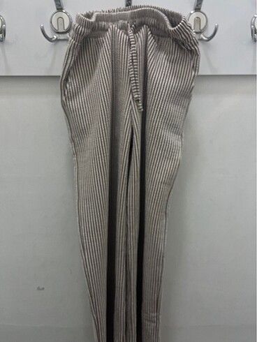 Stradivarius Stradivarius pantolon