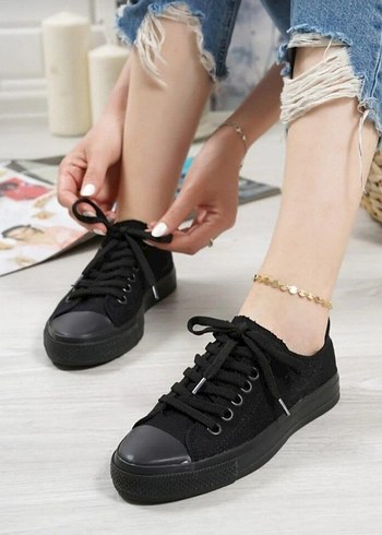 Siyah Bağcıklı Kadın Sneakers