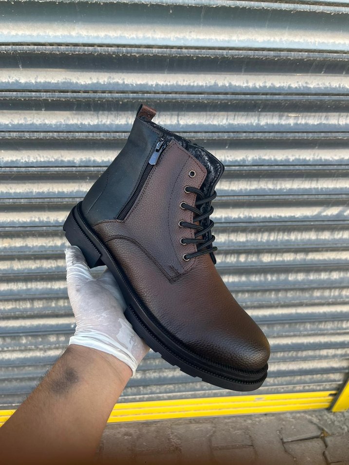 Kahverengi Erkek Bot - Görsel 3