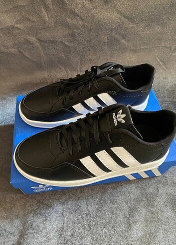 Adidas Spor Ayakkabı