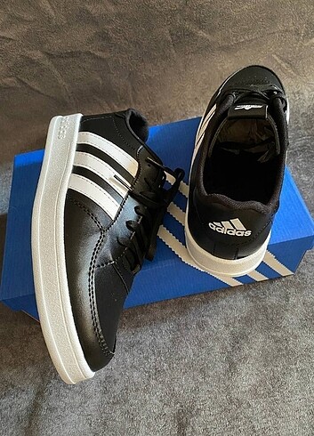 43 Beden Adidas Spor Ayakkabı