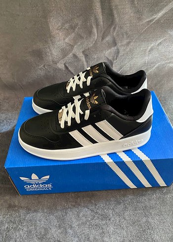 Adidas Siyah Beyaz Kadın Spor Ayakkabısı