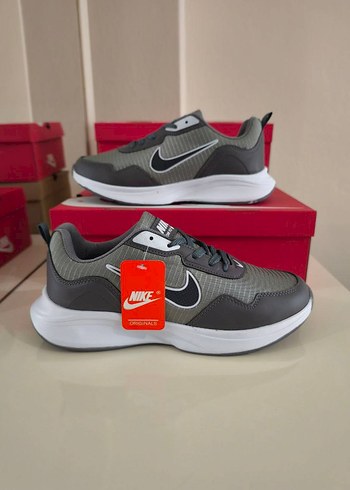 Nike Gri Erkek Spor Ayakkabı
