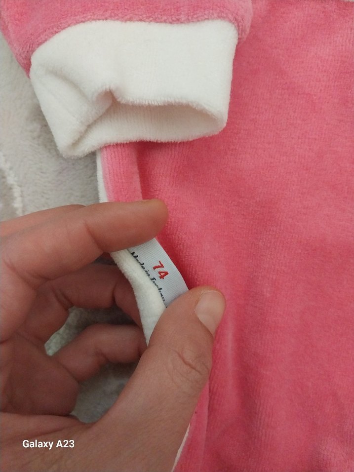 kadife Bebek Tulumu ve Şapka - Görsel 3