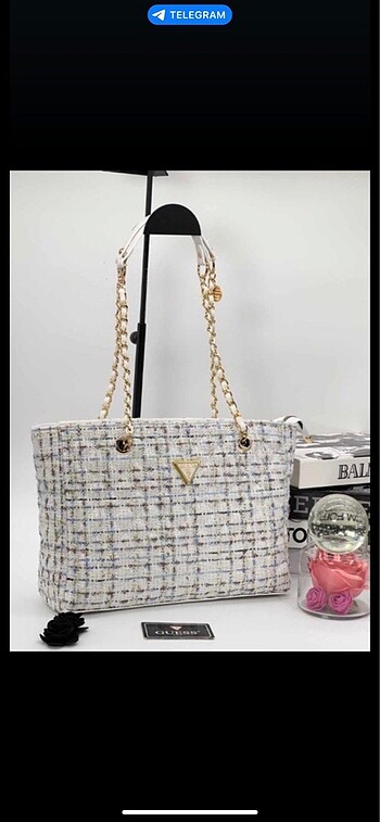 Guess Tüvit Giully kol çantası