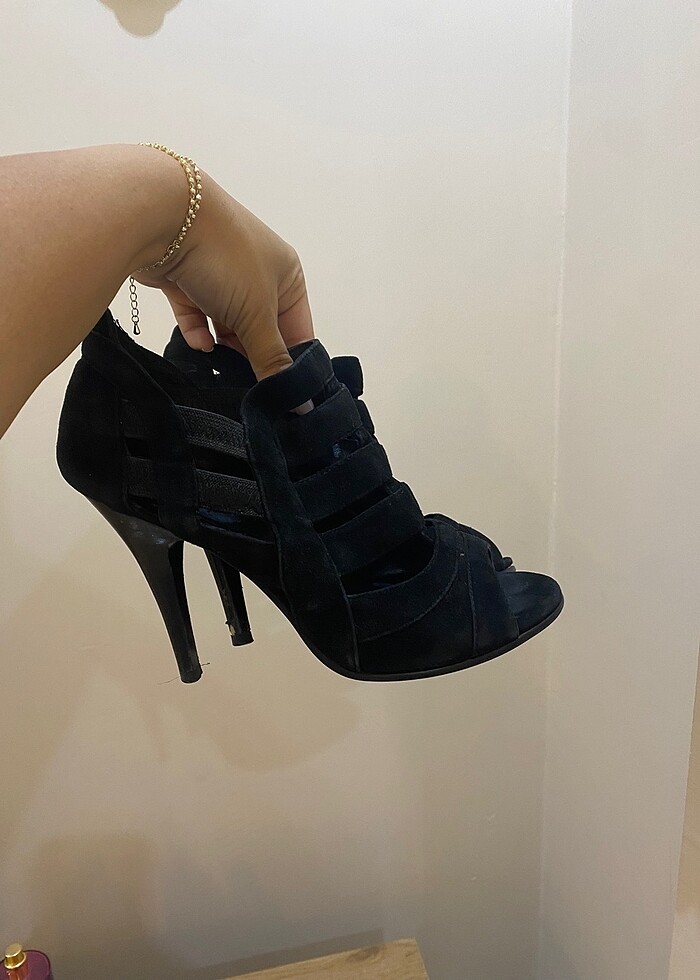 Siyah şık topuklu ayakkabı - Görsel 4