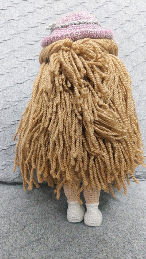 El Örgüsü Gri Elbise ve Şapkalı Bebek - Görsel 5